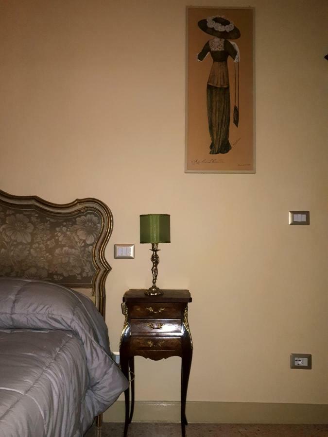 Dolce Rosa ♡ Centro Storico Bed & Breakfast Sansepolcro Exterior photo
